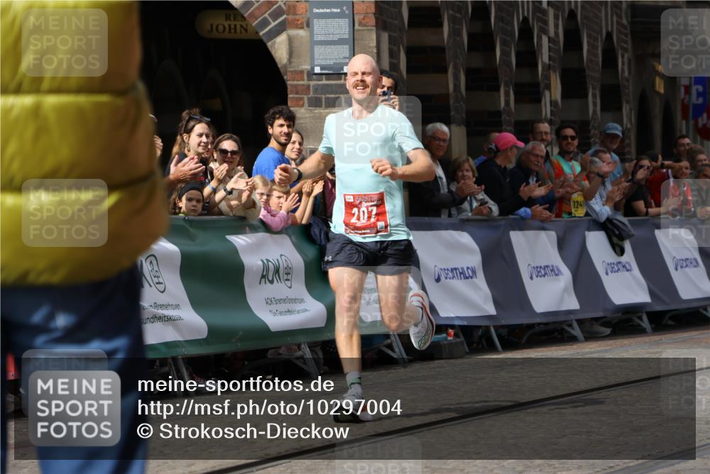 13.09.2026 - 21. swb-Marathon Bremen Strokosch-Dieckow http://msf.ph/oto/10297004 13.09.2026 12:19:35 Ziel 207 meine-sportfotos.de
