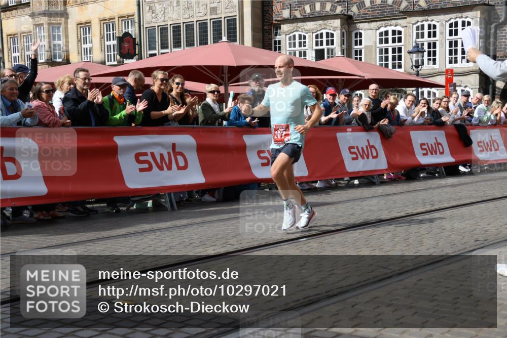 13.09.2026 - 21. swb-Marathon Bremen Strokosch-Dieckow http://msf.ph/oto/10297021 13.09.2026 12:19:37 Ziel 207 meine-sportfotos.de
