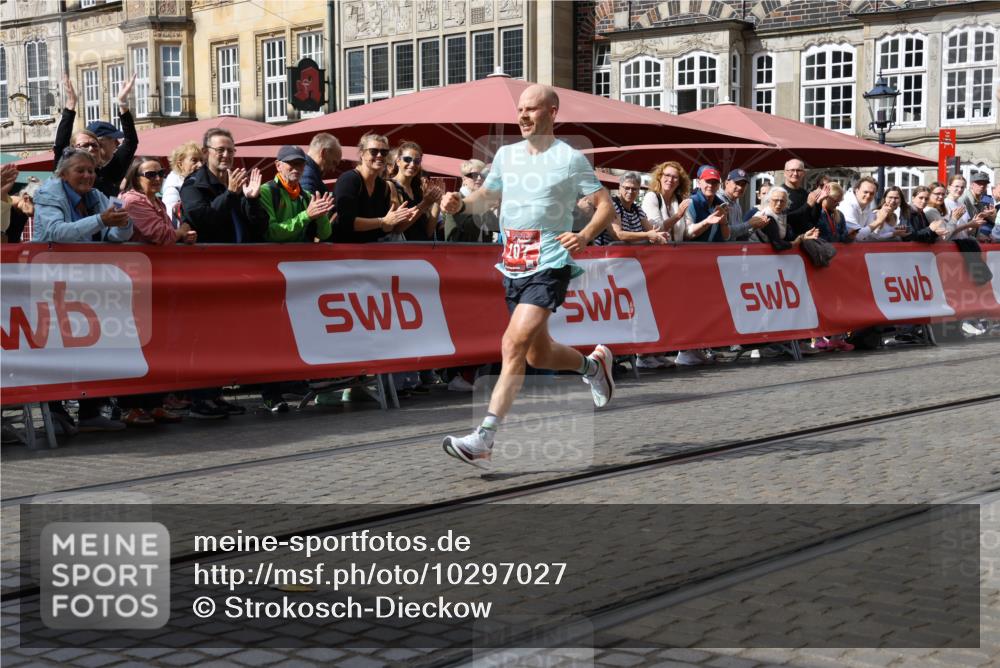 13.09.2026 - 21. swb-Marathon Bremen Strokosch-Dieckow http://msf.ph/oto/10297027 13.09.2026 12:19:37 Ziel 207 meine-sportfotos.de