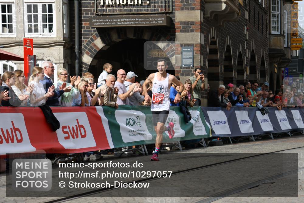 13.09.2026 - 21. swb-Marathon Bremen Strokosch-Dieckow http://msf.ph/oto/10297057 13.09.2026 12:20:45 Ziel 974, 626 meine-sportfotos.de