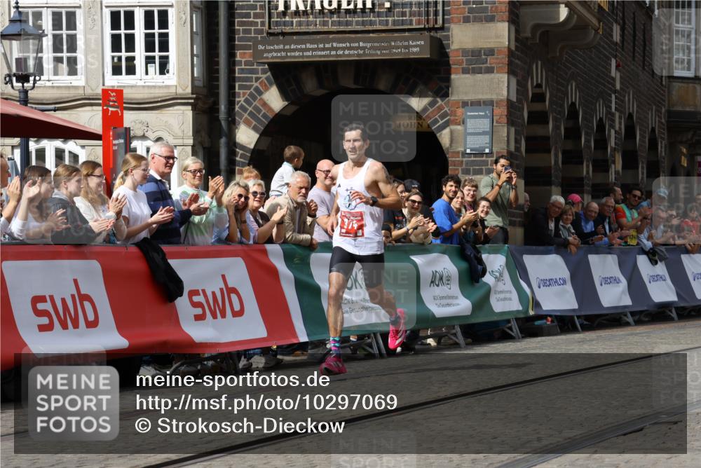 13.09.2026 - 21. swb-Marathon Bremen Strokosch-Dieckow http://msf.ph/oto/10297069 13.09.2026 12:20:46 Ziel 974, 626 meine-sportfotos.de
