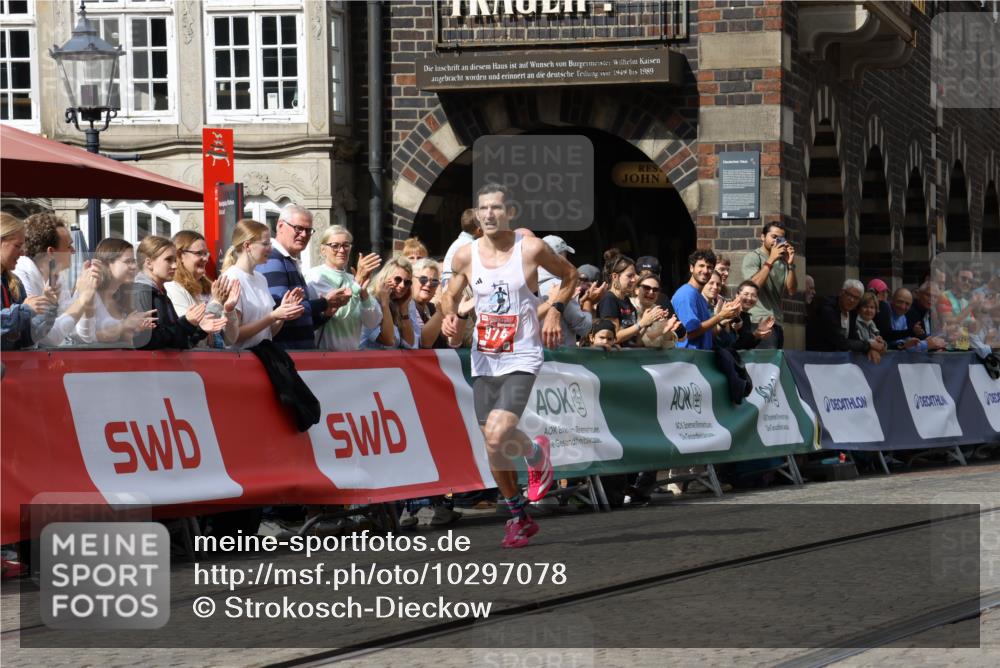 13.09.2026 - 21. swb-Marathon Bremen Strokosch-Dieckow http://msf.ph/oto/10297078 13.09.2026 12:20:46 Ziel 974, 626 meine-sportfotos.de