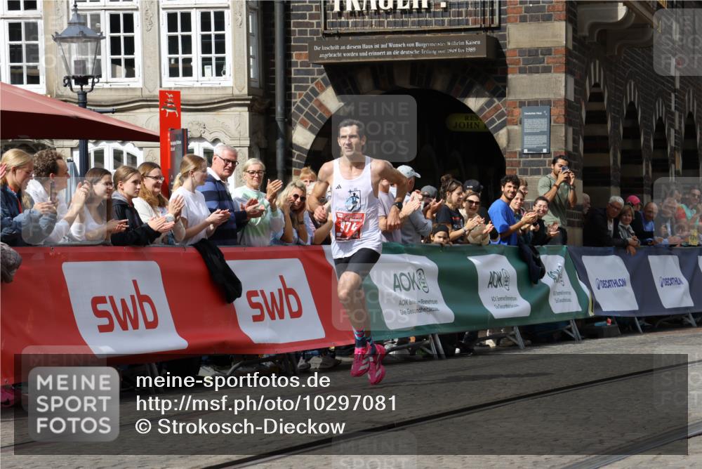 13.09.2026 - 21. swb-Marathon Bremen Strokosch-Dieckow http://msf.ph/oto/10297081 13.09.2026 12:20:46 Ziel 974, 626 meine-sportfotos.de