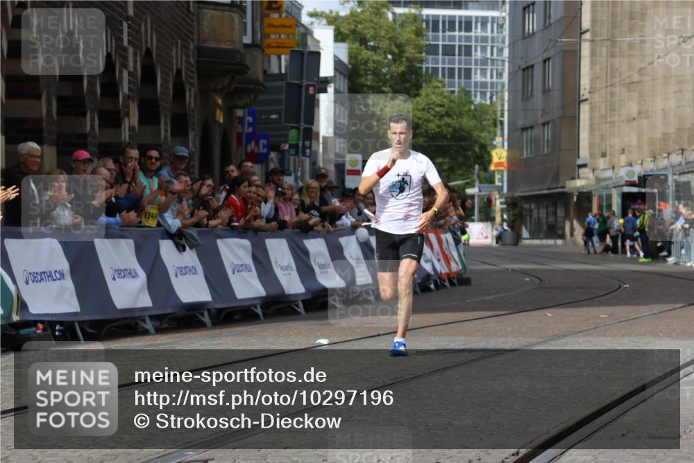 13.09.2026 - 21. swb-Marathon Bremen Strokosch-Dieckow http://msf.ph/oto/10297196 13.09.2026 12:22:23 Ziel 1681, 176 meine-sportfotos.de