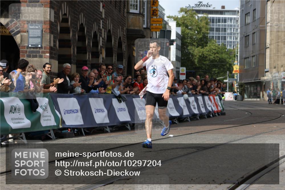 13.09.2026 - 21. swb-Marathon Bremen Strokosch-Dieckow http://msf.ph/oto/10297204 13.09.2026 12:22:24 Ziel 1681, 176 meine-sportfotos.de