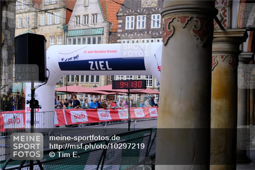 13.09.2026 - 21. swb-Marathon Bremen Tim E. http://msf.ph/oto/10297219 13.09.2026 09:41:31 Ziel  meine-sportfotos.de