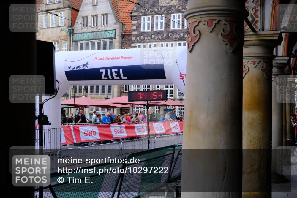 13.09.2026 - 21. swb-Marathon Bremen Tim E. http://msf.ph/oto/10297222 13.09.2026 09:41:55 Ziel  meine-sportfotos.de