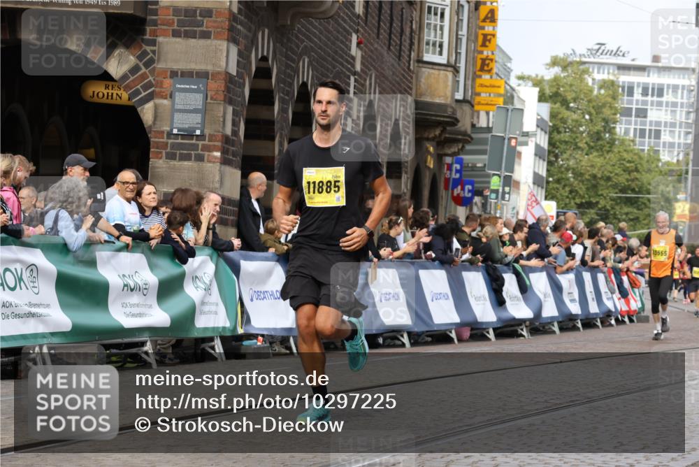 13.09.2026 - 21. swb-Marathon Bremen Strokosch-Dieckow http://msf.ph/oto/10297225 13.09.2026 10:48:59 Ziel 10231, 10269, 10426, 10489, 10538, 10770, 10814, 10815, 10917, 10993, 11196, 11372, 11611, 11837, 11885, 10392, 10514, 10566, 10655, 11316, 11567, 11891, 11896, 11984, 12132, 12149, 12350, 12450, 12529, 13577 meine-sportfotos.de
