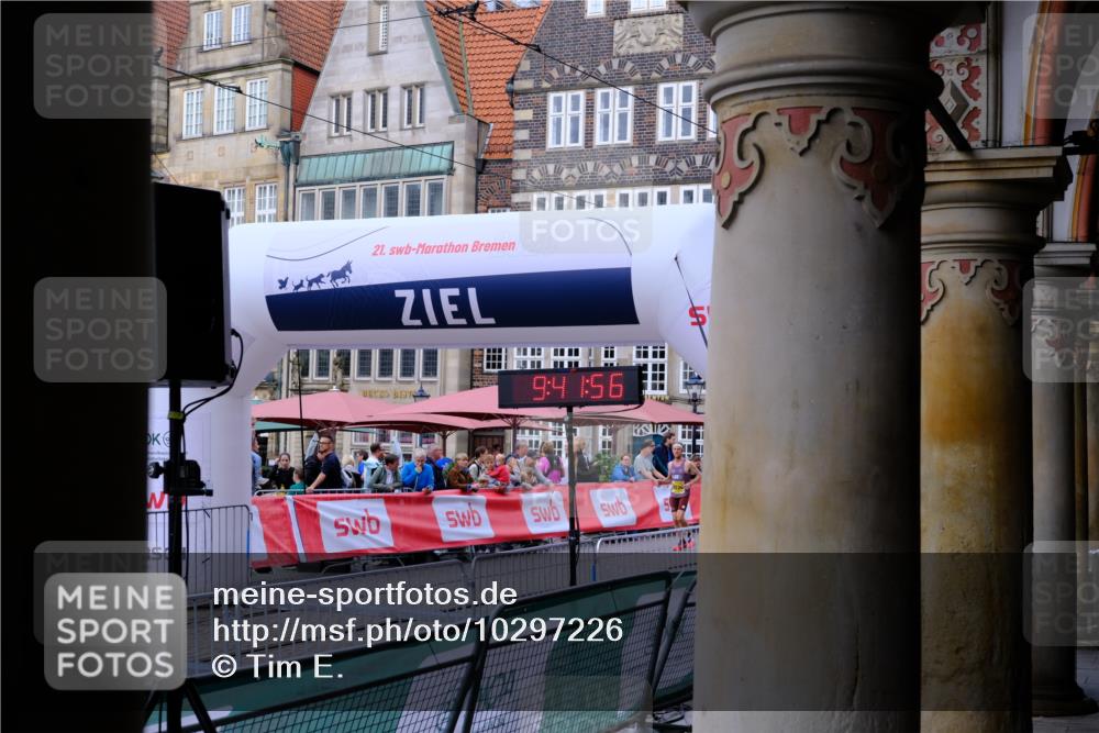 13.09.2026 - 21. swb-Marathon Bremen Tim E. http://msf.ph/oto/10297226 13.09.2026 09:41:57 Ziel  meine-sportfotos.de