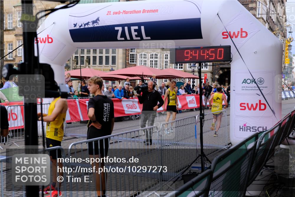 13.09.2026 - 21. swb-Marathon Bremen Tim E. http://msf.ph/oto/10297273 13.09.2026 09:44:52 Ziel  meine-sportfotos.de