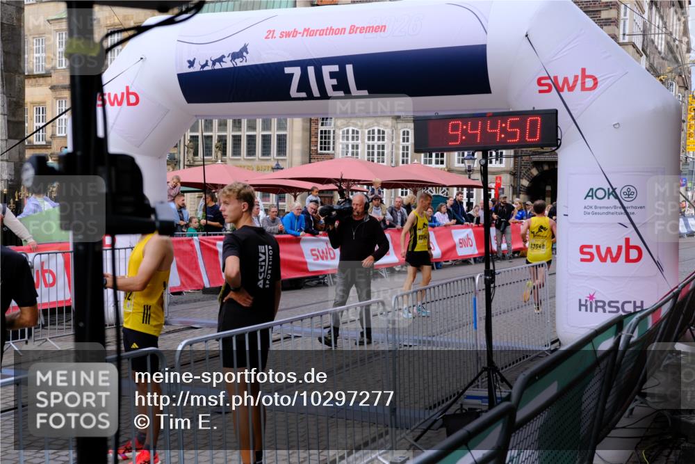 13.09.2026 - 21. swb-Marathon Bremen Tim E. http://msf.ph/oto/10297277 13.09.2026 09:44:53 Ziel  meine-sportfotos.de