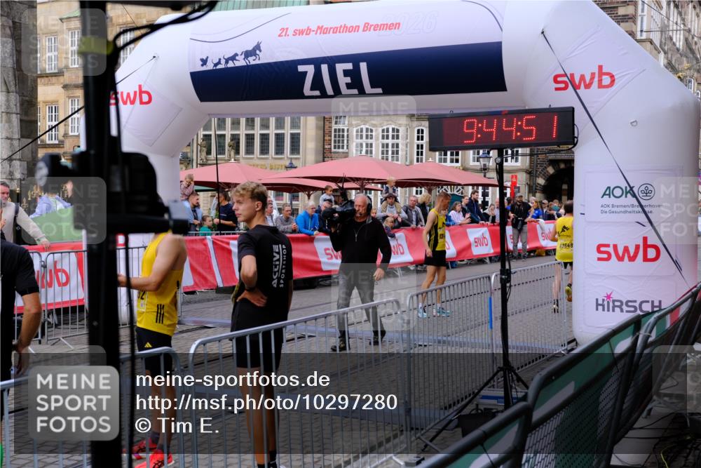 13.09.2026 - 21. swb-Marathon Bremen Tim E. http://msf.ph/oto/10297280 13.09.2026 09:44:53 Ziel  meine-sportfotos.de