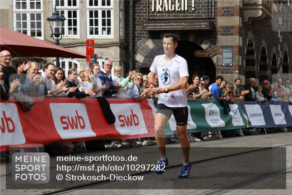 13.09.2026 - 21. swb-Marathon Bremen Strokosch-Dieckow http://msf.ph/oto/10297282 13.09.2026 12:22:26 Ziel 1681, 176 meine-sportfotos.de