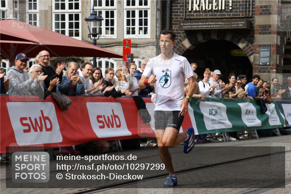 13.09.2026 - 21. swb-Marathon Bremen Strokosch-Dieckow http://msf.ph/oto/10297299 13.09.2026 12:22:27 Ziel 1681, 176 meine-sportfotos.de
