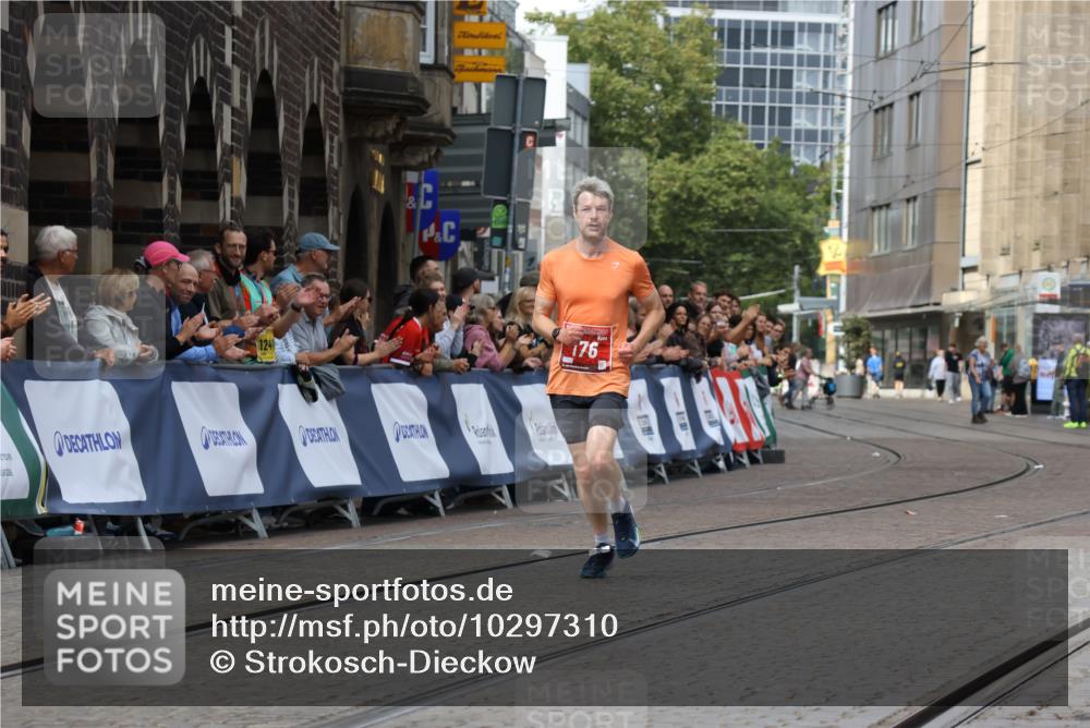 13.09.2026 - 21. swb-Marathon Bremen Strokosch-Dieckow http://msf.ph/oto/10297310 13.09.2026 12:22:59 Ziel 176 meine-sportfotos.de