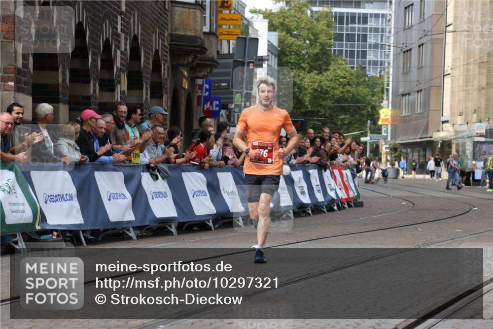 13.09.2026 - 21. swb-Marathon Bremen Strokosch-Dieckow http://msf.ph/oto/10297321 13.09.2026 12:22:59 Ziel 176 meine-sportfotos.de