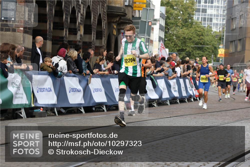 13.09.2026 - 21. swb-Marathon Bremen Strokosch-Dieckow http://msf.ph/oto/10297323 13.09.2026 10:49:02 Ziel 10231, 10269, 10489, 10538, 10770, 10815, 10917, 10993, 11196, 11372, 11611, 11885, 13512, 10294, 10392, 10514, 10655, 11316, 11567, 11891, 11896, 11984, 12132, 12149, 12450, 12529, 13577 meine-sportfotos.de