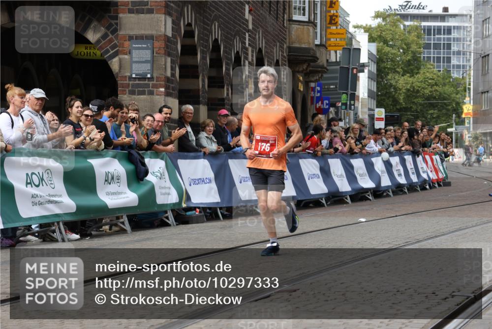 13.09.2026 - 21. swb-Marathon Bremen Strokosch-Dieckow http://msf.ph/oto/10297333 13.09.2026 12:23:00 Ziel 176 meine-sportfotos.de