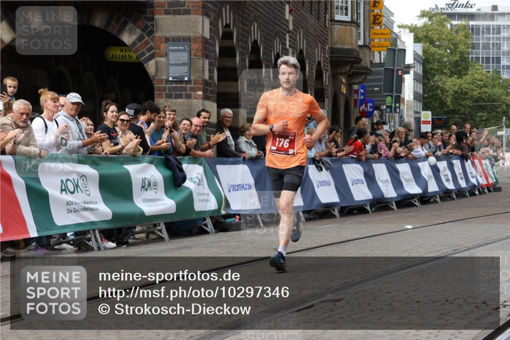 13.09.2026 - 21. swb-Marathon Bremen Strokosch-Dieckow http://msf.ph/oto/10297346 13.09.2026 12:23:00 Ziel 176 meine-sportfotos.de