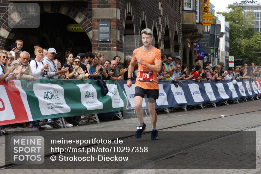 13.09.2026 - 21. swb-Marathon Bremen Strokosch-Dieckow http://msf.ph/oto/10297358 13.09.2026 12:23:00 Ziel 176 meine-sportfotos.de