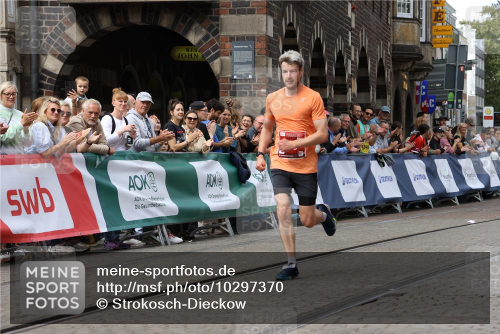 13.09.2026 - 21. swb-Marathon Bremen Strokosch-Dieckow http://msf.ph/oto/10297370 13.09.2026 12:23:01 Ziel 176 meine-sportfotos.de