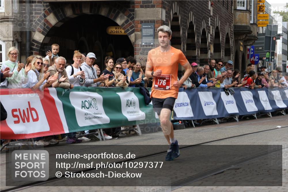 13.09.2026 - 21. swb-Marathon Bremen Strokosch-Dieckow http://msf.ph/oto/10297377 13.09.2026 12:23:01 Ziel 176 meine-sportfotos.de