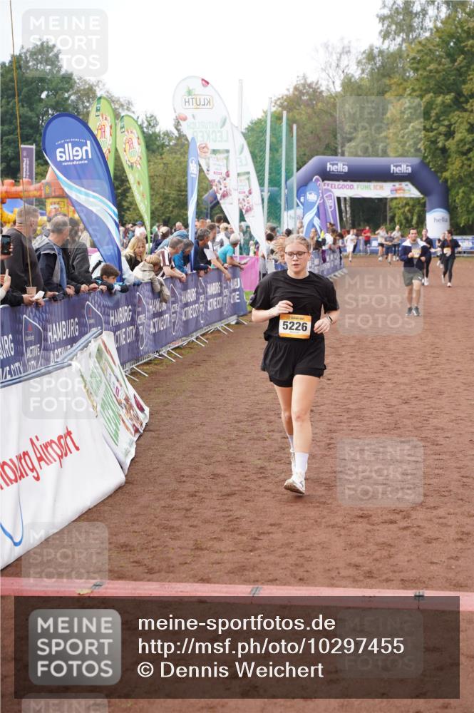 13.09.2026 - Airport Race Dennis Weichert http://msf.ph/oto/10297455 13.09.2026 10:35:02 Ziel 5226, 5256 meine-sportfotos.de