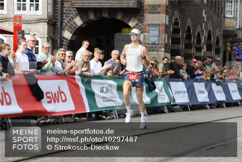 13.09.2026 - 21. swb-Marathon Bremen Strokosch-Dieckow http://msf.ph/oto/10297487 13.09.2026 12:27:24 Ziel 692 meine-sportfotos.de