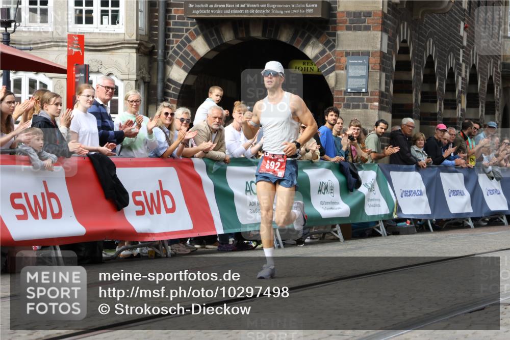 13.09.2026 - 21. swb-Marathon Bremen Strokosch-Dieckow http://msf.ph/oto/10297498 13.09.2026 12:27:24 Ziel 692 meine-sportfotos.de