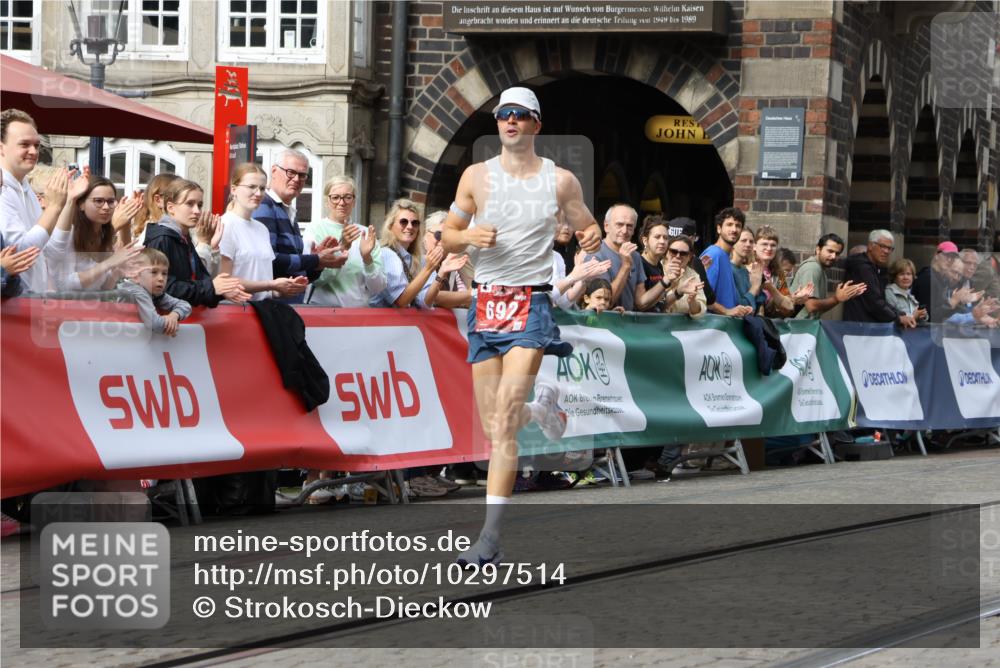 13.09.2026 - 21. swb-Marathon Bremen Strokosch-Dieckow http://msf.ph/oto/10297514 13.09.2026 12:27:24 Ziel 692 meine-sportfotos.de
