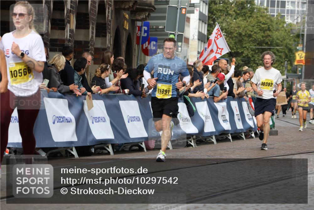13.09.2026 - 21. swb-Marathon Bremen Strokosch-Dieckow http://msf.ph/oto/10297542 13.09.2026 10:49:11 Ziel 10253, 10293, 10815, 11885, 12027, 12204, 12350, 13512, 13555, 10294, 10514, 10655, 10739, 10846, 11191, 11621, 11984, 12376 meine-sportfotos.de