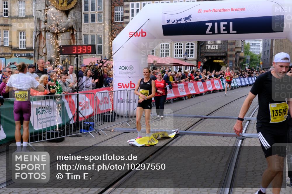 13.09.2026 - 21. swb-Marathon Bremen Tim E. http://msf.ph/oto/10297550 13.09.2026 10:28:57 Ziel 13515, 13547, 13567, 13593, 13624 meine-sportfotos.de