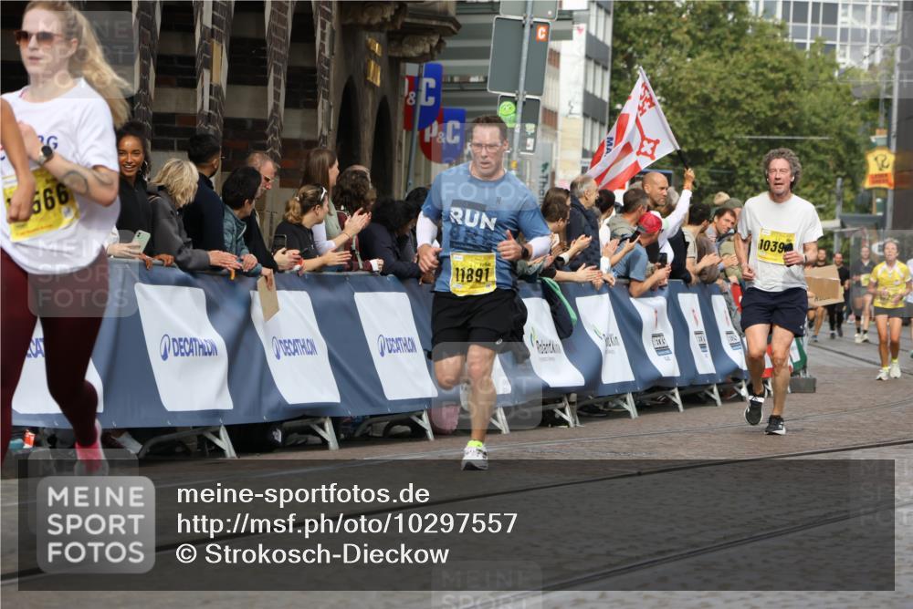 13.09.2026 - 21. swb-Marathon Bremen Strokosch-Dieckow http://msf.ph/oto/10297557 13.09.2026 10:49:11 Ziel 10253, 10293, 10815, 11885, 12027, 12204, 12350, 13512, 13555, 10294, 10514, 10655, 10739, 10846, 11191, 11621, 11984, 12376 meine-sportfotos.de