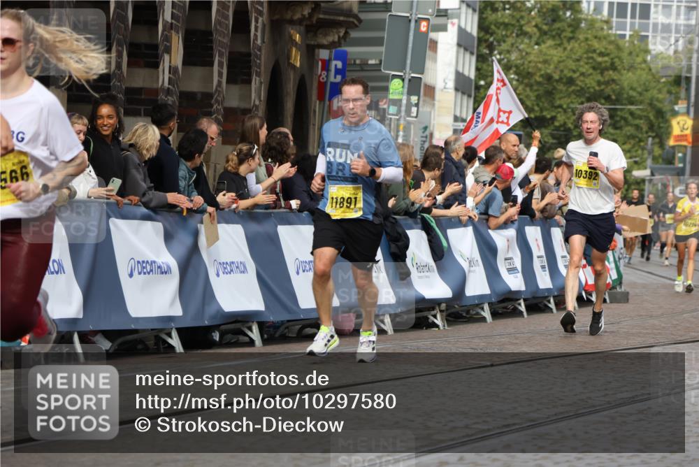 13.09.2026 - 21. swb-Marathon Bremen Strokosch-Dieckow http://msf.ph/oto/10297580 13.09.2026 10:49:11 Ziel 10253, 10293, 10815, 11885, 12027, 12204, 12350, 13512, 13555, 10294, 10514, 10655, 10739, 10846, 11191, 11621, 11984, 12376 meine-sportfotos.de