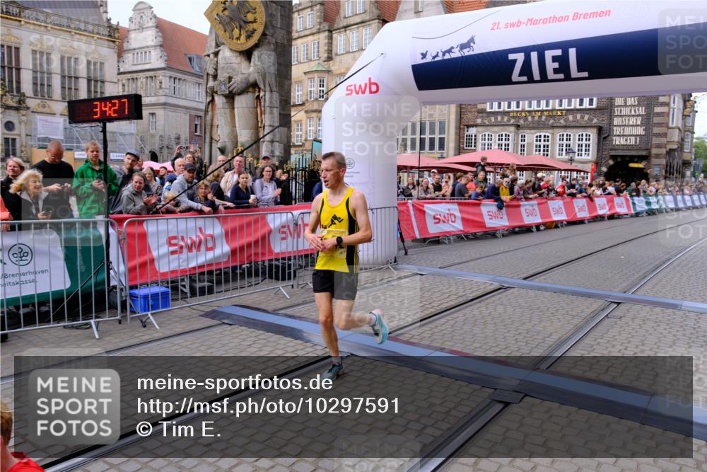 13.09.2026 - 21. swb-Marathon Bremen Tim E. http://msf.ph/oto/10297591 13.09.2026 10:29:45 Ziel 11234, 13517, 13542, 13557 meine-sportfotos.de