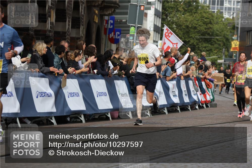 13.09.2026 - 21. swb-Marathon Bremen Strokosch-Dieckow http://msf.ph/oto/10297597 13.09.2026 10:49:12 Ziel 10253, 10293, 10566, 10815, 11885, 12027, 12204, 12350, 13512, 13555, 10294, 10655, 10739, 10846, 11191, 11621, 12376 meine-sportfotos.de