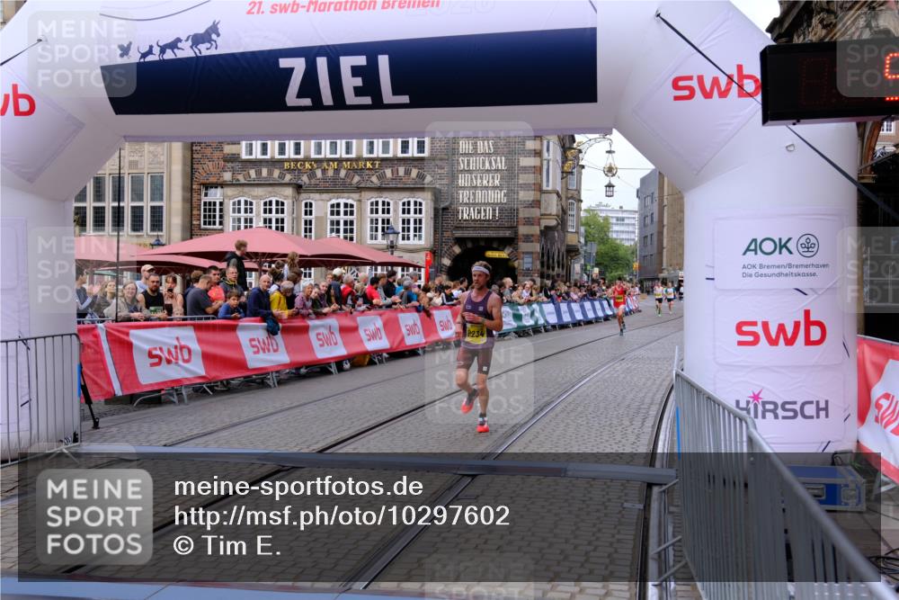 13.09.2026 - 21. swb-Marathon Bremen Tim E. http://msf.ph/oto/10297602 13.09.2026 10:29:51 Ziel 11234, 13510, 13517, 13542, 13557, 13579, 13623 meine-sportfotos.de