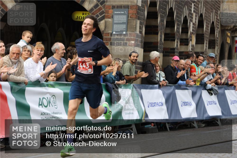 13.09.2026 - 21. swb-Marathon Bremen Strokosch-Dieckow http://msf.ph/oto/10297611 13.09.2026 12:28:54 Ziel 443, 2054, 317, 608, 796, 1046 meine-sportfotos.de