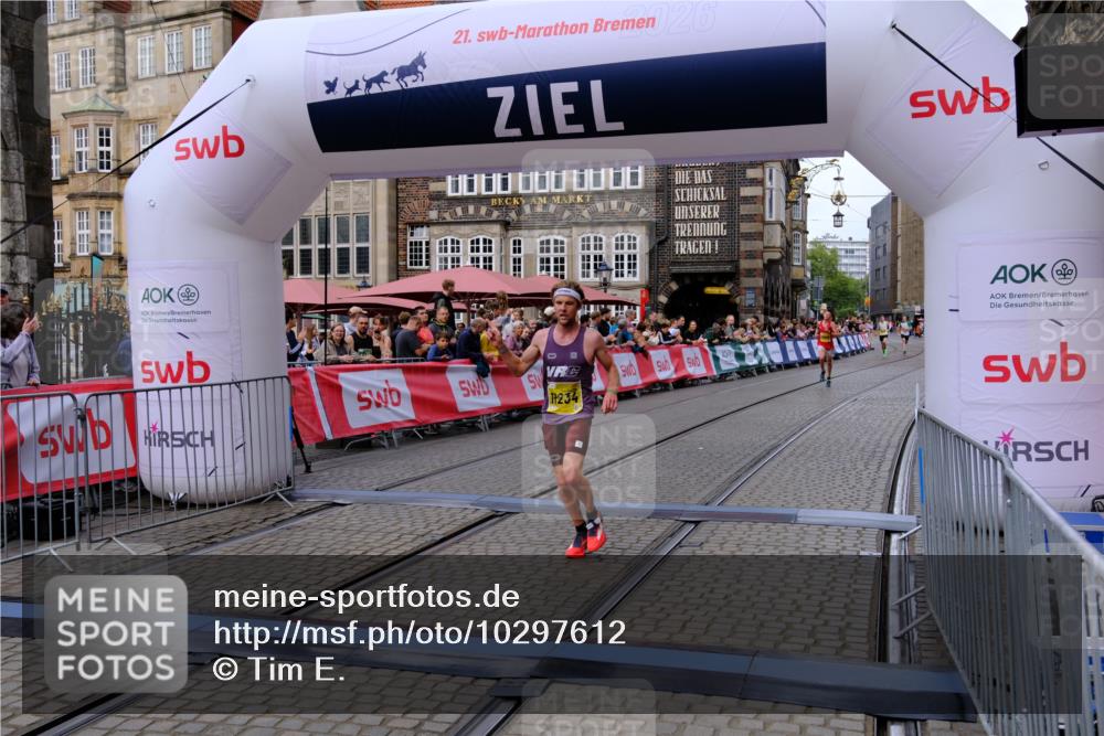 13.09.2026 - 21. swb-Marathon Bremen Tim E. http://msf.ph/oto/10297612 13.09.2026 10:29:52 Ziel 11234, 13510, 13517, 13542, 13557, 13579, 13623 meine-sportfotos.de