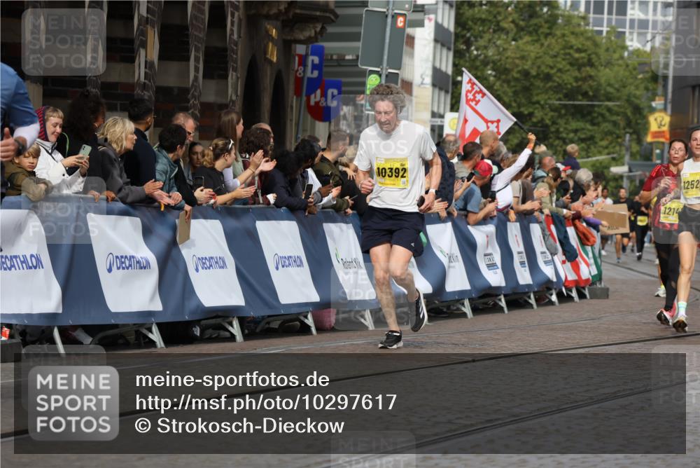 13.09.2026 - 21. swb-Marathon Bremen Strokosch-Dieckow http://msf.ph/oto/10297617 13.09.2026 10:49:13 Ziel 10253, 10293, 10566, 11885, 12027, 12204, 12350, 13512, 13555, 10294, 10739, 10846, 11191, 11621, 11635, 12376 meine-sportfotos.de
