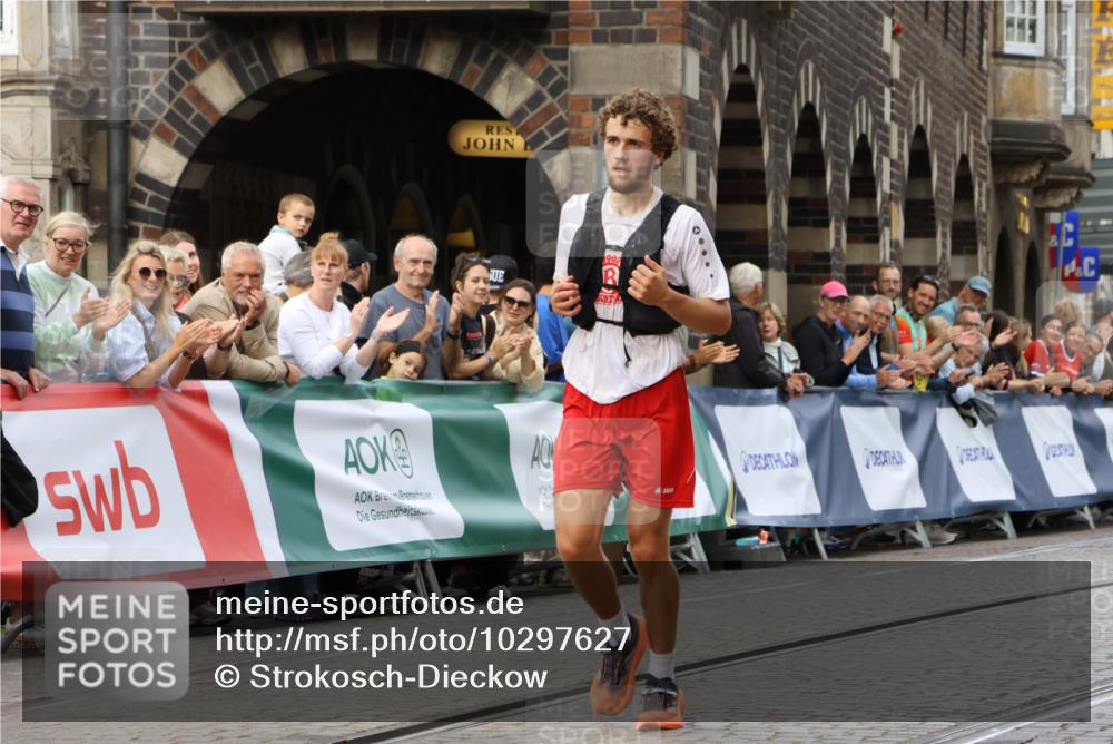 13.09.2026 - 21. swb-Marathon Bremen Strokosch-Dieckow http://msf.ph/oto/10297627 13.09.2026 12:28:58 Ziel 443, 2054, 317, 608, 1046 meine-sportfotos.de