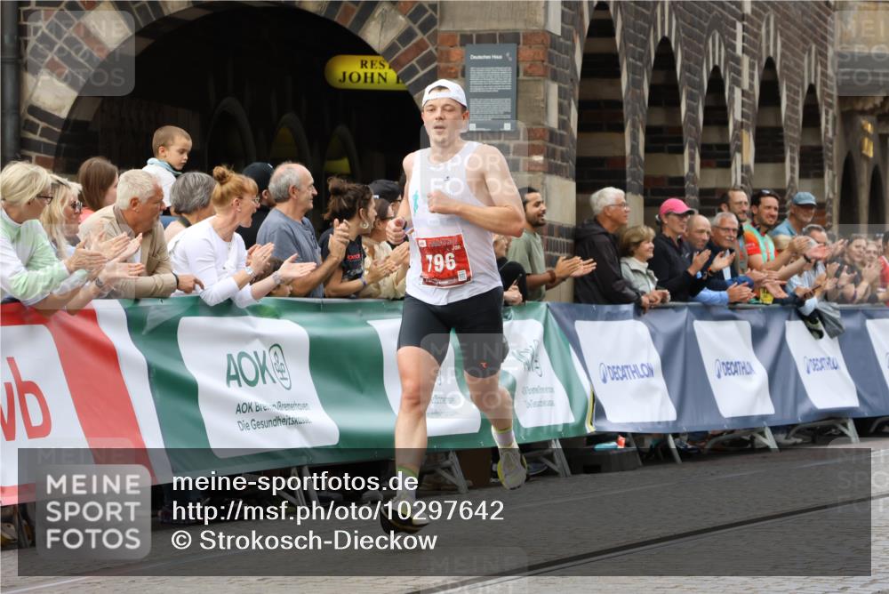 13.09.2026 - 21. swb-Marathon Bremen Strokosch-Dieckow http://msf.ph/oto/10297642 13.09.2026 12:29:23 Ziel 317, 608, 796, 1046, 821 meine-sportfotos.de