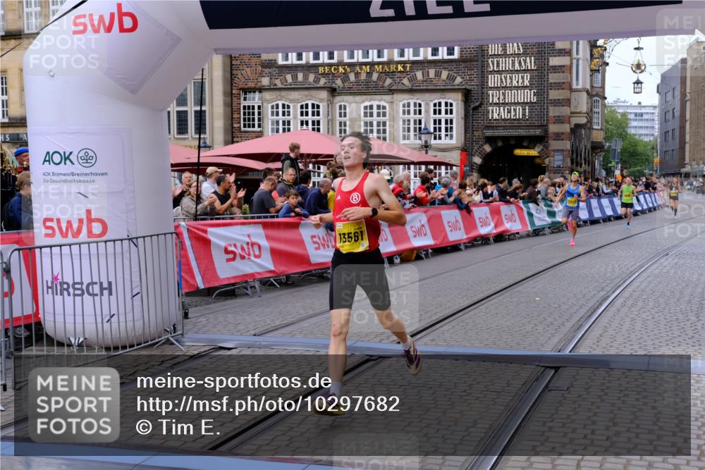 13.09.2026 - 21. swb-Marathon Bremen Tim E. http://msf.ph/oto/10297682 13.09.2026 10:30:30 Ziel 13522, 13561, 13569, 13576 meine-sportfotos.de