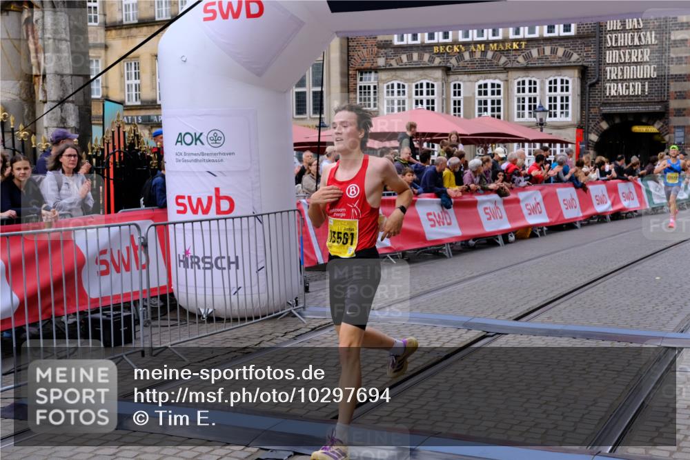 13.09.2026 - 21. swb-Marathon Bremen Tim E. http://msf.ph/oto/10297694 13.09.2026 10:30:30 Ziel 13522, 13561, 13569, 13576 meine-sportfotos.de