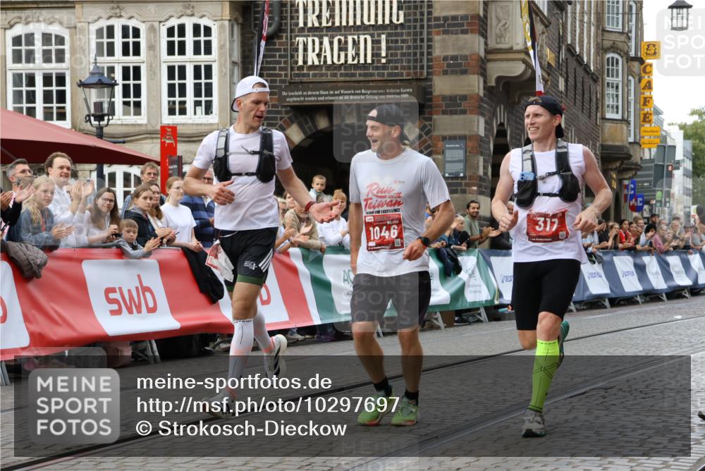13.09.2026 - 21. swb-Marathon Bremen Strokosch-Dieckow http://msf.ph/oto/10297697 13.09.2026 12:29:28 Ziel 317, 608, 796, 1046, 821 meine-sportfotos.de