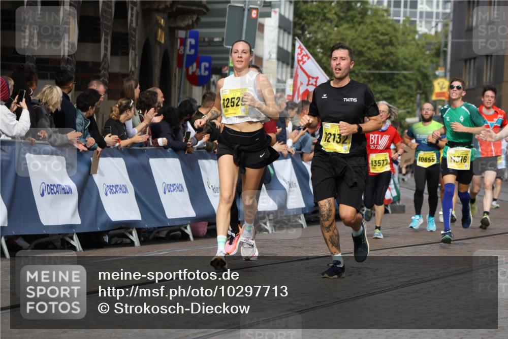 13.09.2026 - 21. swb-Marathon Bremen Strokosch-Dieckow http://msf.ph/oto/10297713 13.09.2026 10:49:16 Ziel 10253, 10293, 10566, 11885, 11891, 12027, 12204, 12350, 13512, 13555, 10739, 10835, 10846, 10910, 11092, 11191, 11621, 11635, 12376 meine-sportfotos.de