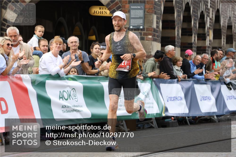 13.09.2026 - 21. swb-Marathon Bremen Strokosch-Dieckow http://msf.ph/oto/10297770 13.09.2026 12:30:03 Ziel 821 meine-sportfotos.de
