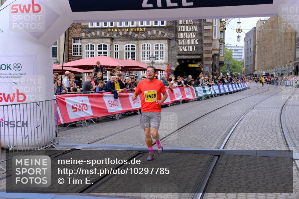 13.09.2026 - 21. swb-Marathon Bremen Tim E. http://msf.ph/oto/10297785 13.09.2026 10:30:56 Ziel 12458, 13603 meine-sportfotos.de