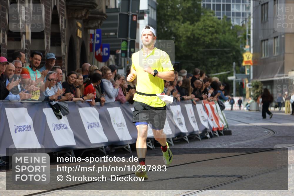 13.09.2026 - 21. swb-Marathon Bremen Strokosch-Dieckow http://msf.ph/oto/10297883 13.09.2026 12:33:15 Ziel 822 meine-sportfotos.de