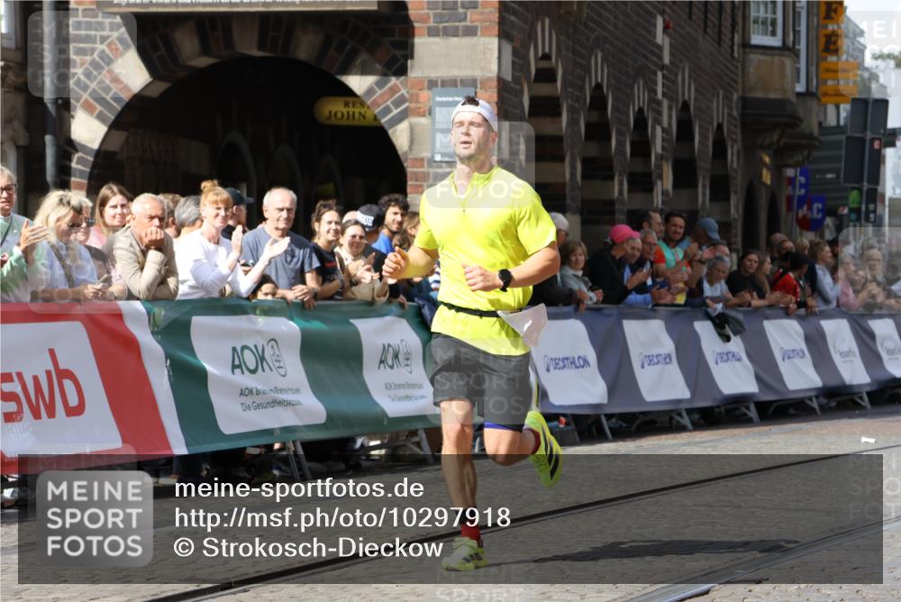 13.09.2026 - 21. swb-Marathon Bremen Strokosch-Dieckow http://msf.ph/oto/10297918 13.09.2026 12:33:17 Ziel 822 meine-sportfotos.de